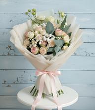 Букет цветов из:  Розы и Лизиантусы в Ольявидово