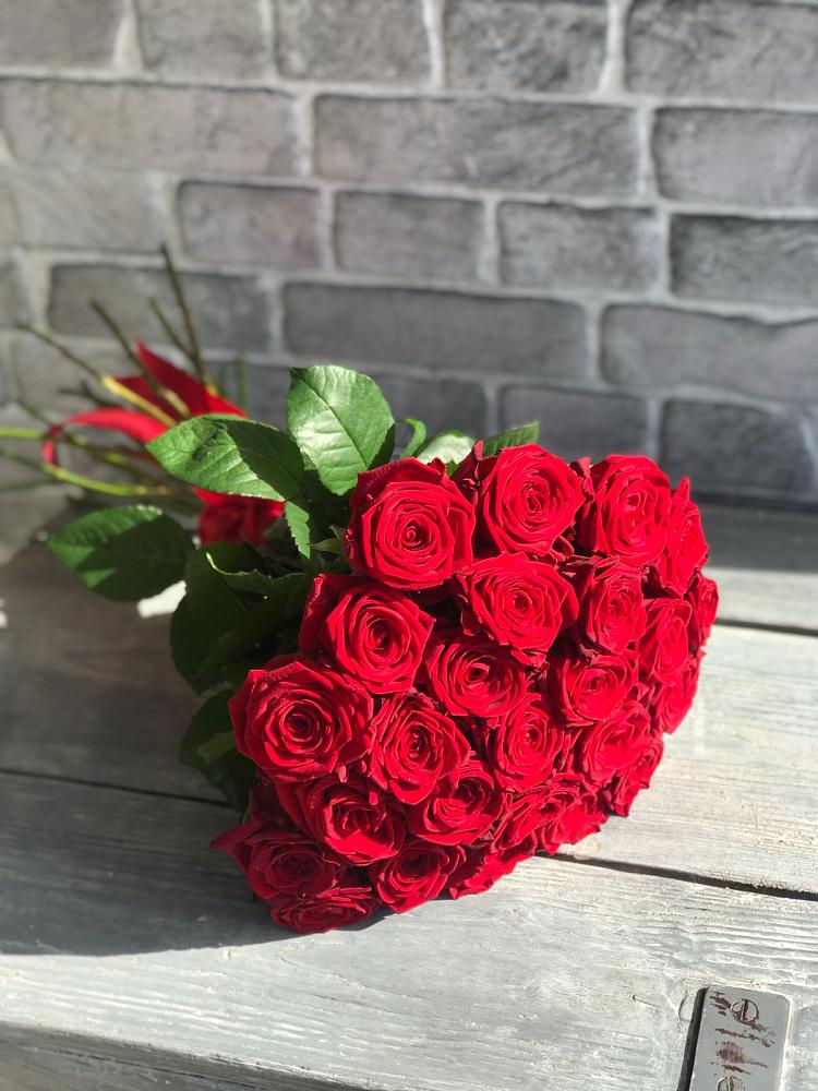 Букет Красные розы Фридом в Ольявидово