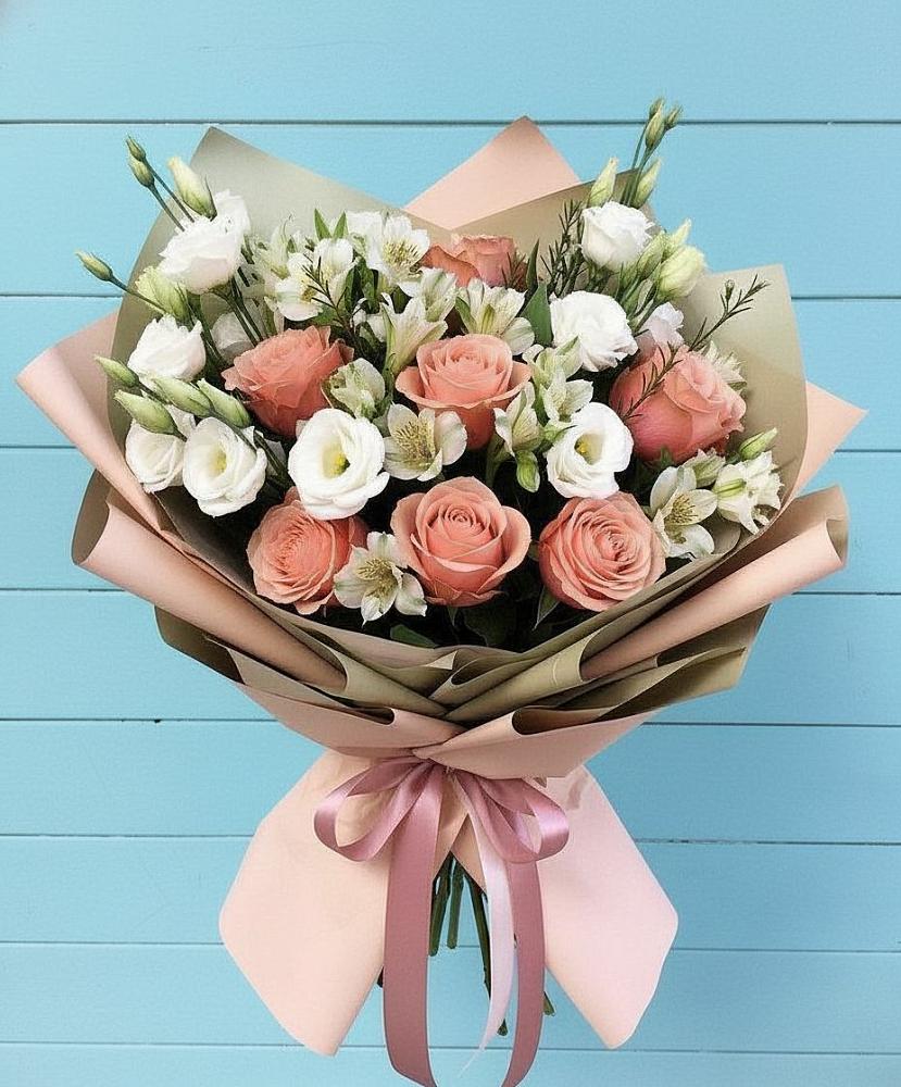 Букет цветов из: Розы, Альстромерии и Лизиантусы в Ольявидово