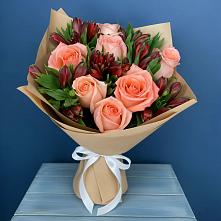 Букет цветов из:  Розы и Альстромерии в Ольявидово