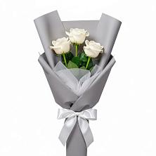 Букет 3 белые розы в Ольявидово