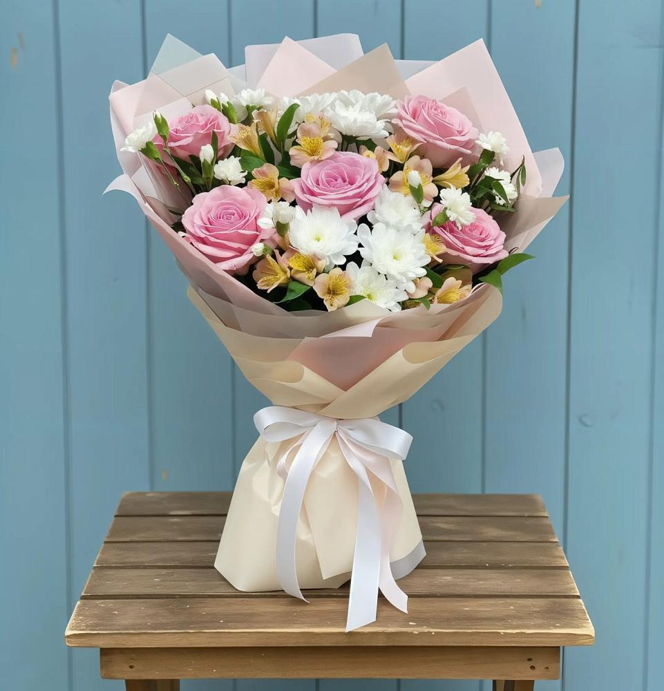 Букет цветов из: Гвоздики, Орхидеи и Розы в Ольявидово