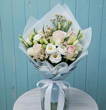 Букет цветов из:  Розы и Лизиантусы в Ольявидово