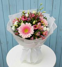 Букет цветов из:  Герберы, Альстромерии и Лизиантусы в Ольявидово