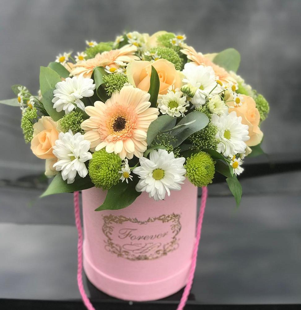 Цветочная композиция из Розы, Герберы и Хризантемы в шляпной коробке в Ольявидово