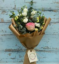 Букет цветов из:  Розы и Лизиантусы в Ольявидово