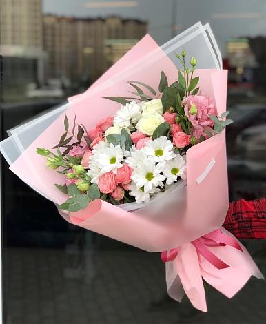 Букет цветов из: Розы, Лизиантусы и Хризантемы в Ольявидово