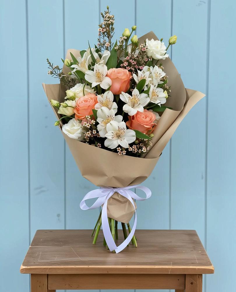 Букет цветов из: Альстромерии, Лизиантусы, Розы и Хризантемы в Ольявидово